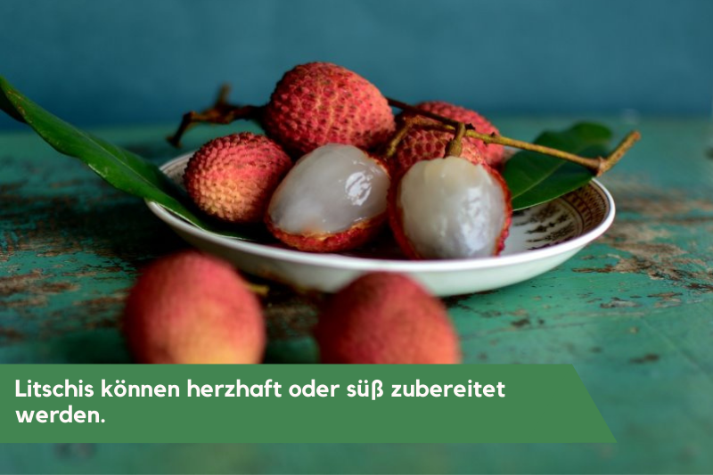 Litschis sind herzhaft oder süß Litschis in einer Schale