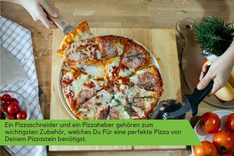 Zubehör für eine Pizza von einem Pizzastein