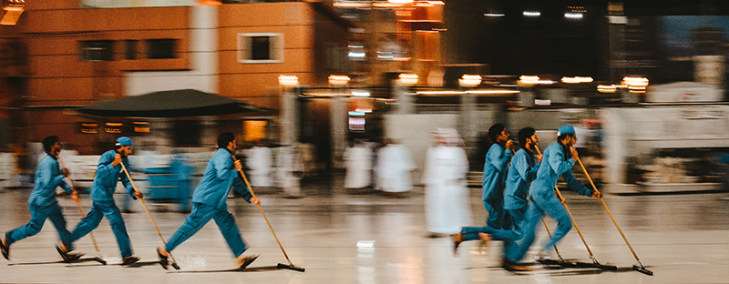 Reinigungskräfte im Masjidi al-Haram Komplex in Mekka Reinigungskräfte im Masjidi al-Haram Komplex in Mekka