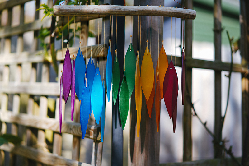Ein buntes Glas-Windspiel