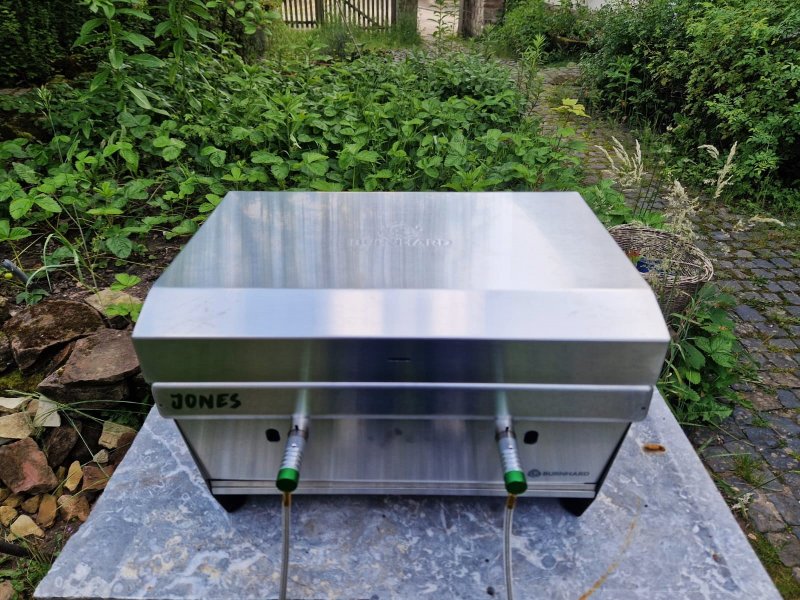 Der geschlossene jones Klappgrill. Der geschlossene jones Klappgrill.